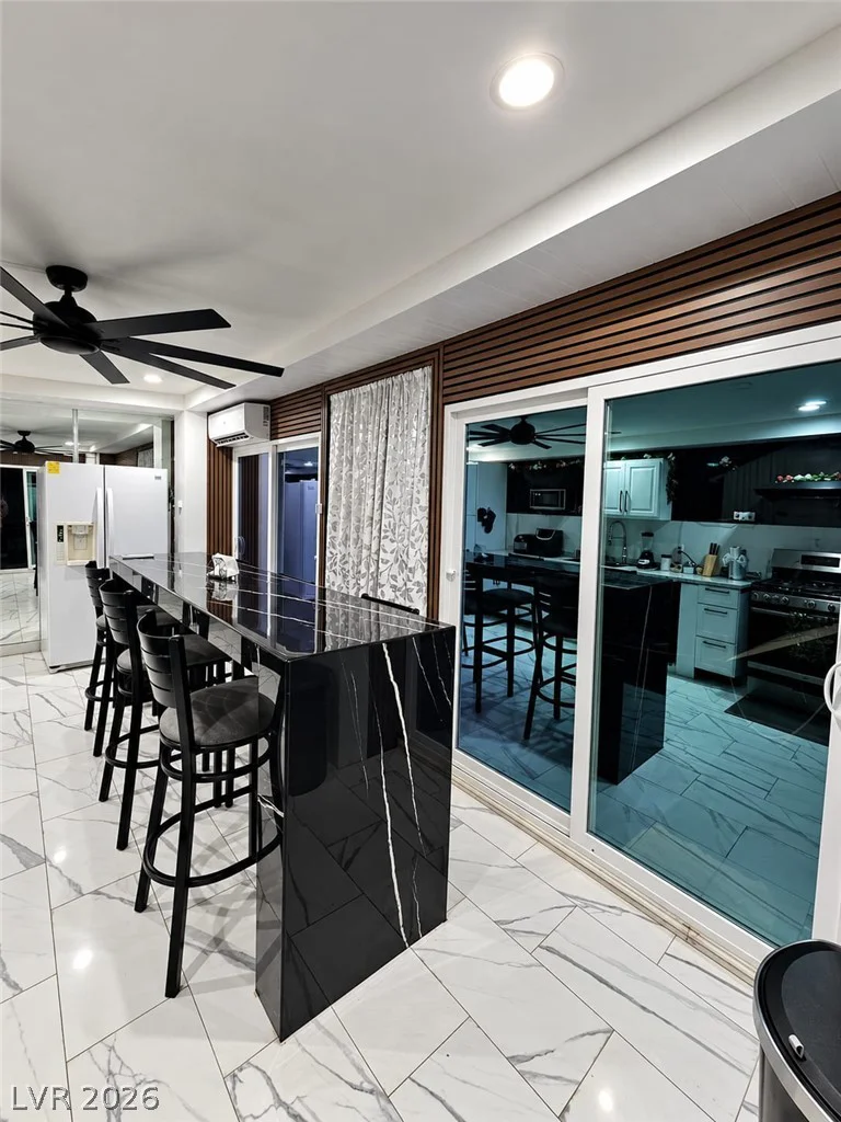 4125 Harmon, Las Vegas, NV 89121