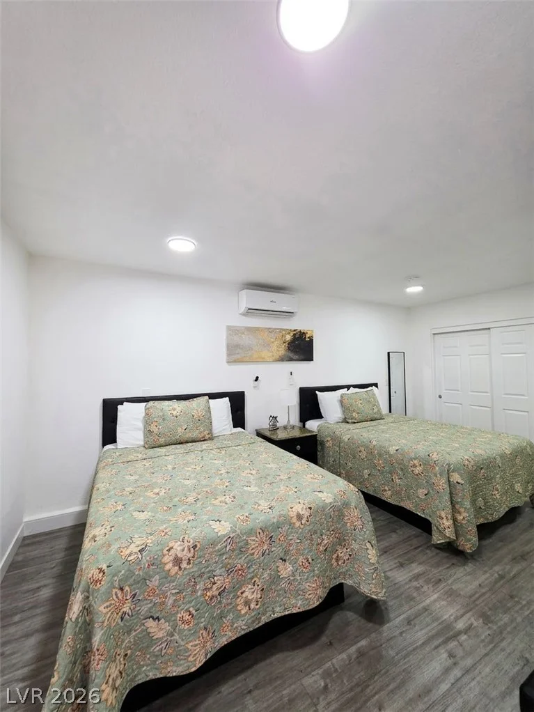 4125 Harmon, Las Vegas, NV 89121