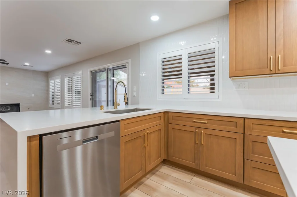 6321 Eagle Pass, North Las Vegas, NV 89084