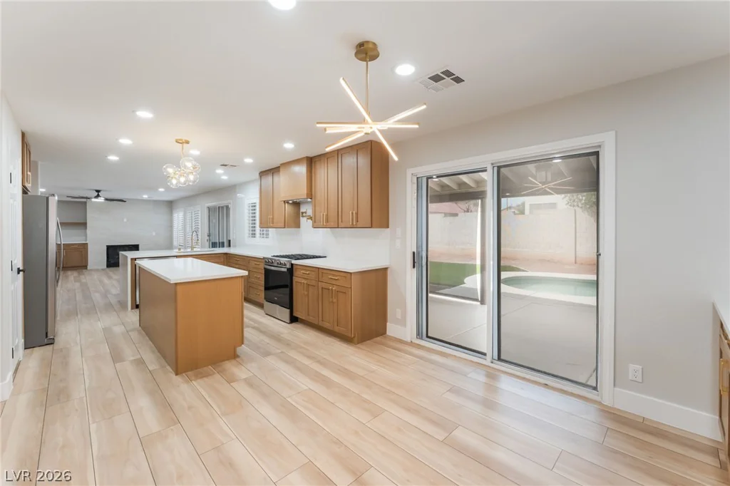 6321 Eagle Pass, North Las Vegas, NV 89084