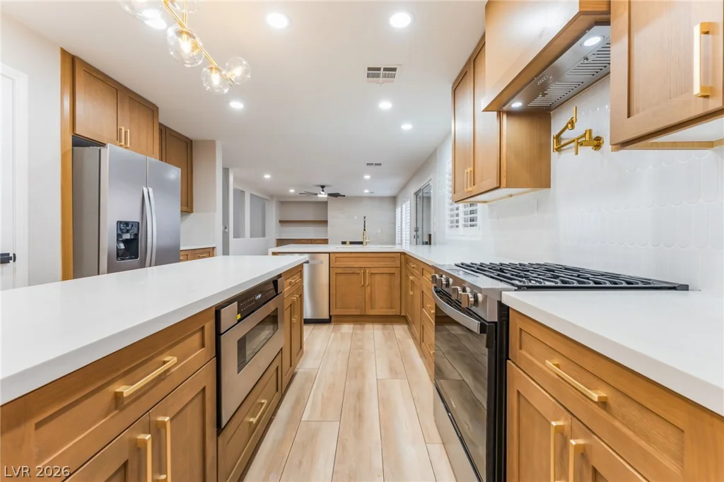 6321 Eagle Pass, North Las Vegas, NV 89084