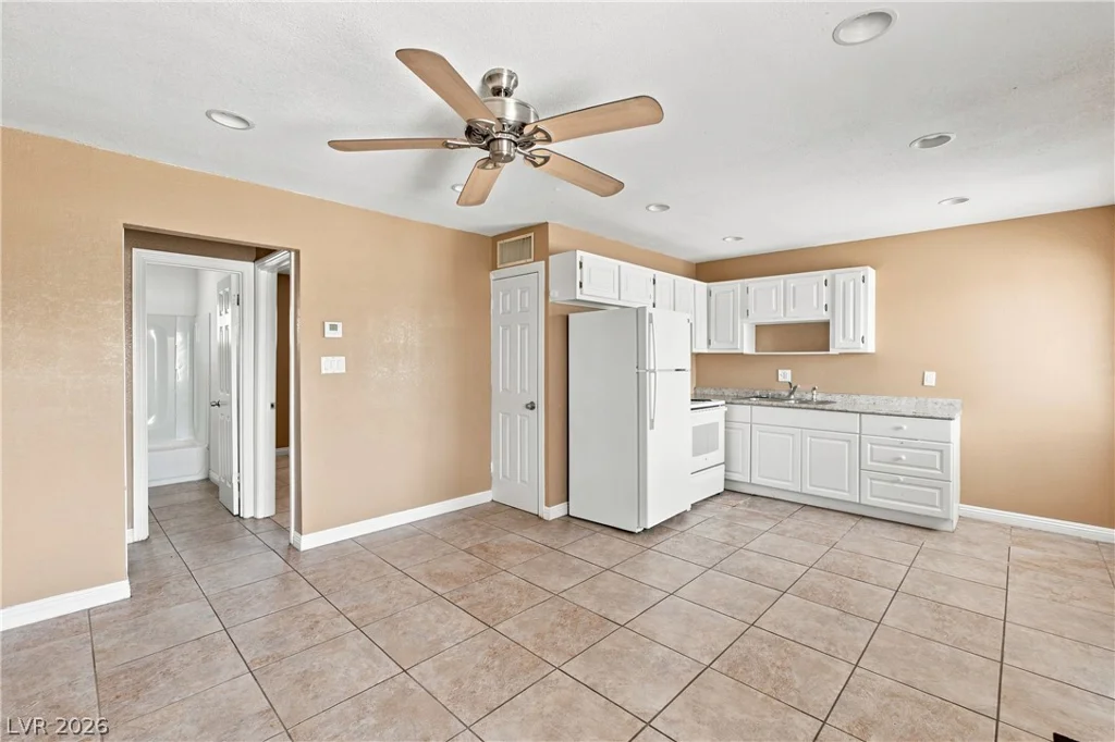 702 10th, Las Vegas, NV 89101
