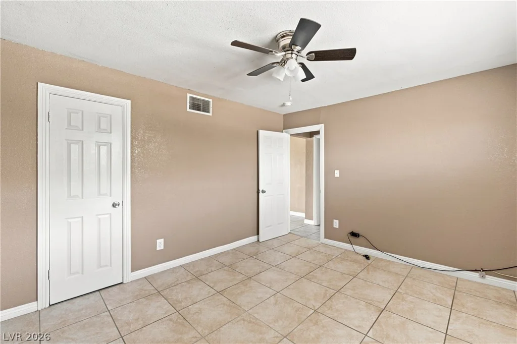 702 10th, Las Vegas, NV 89101