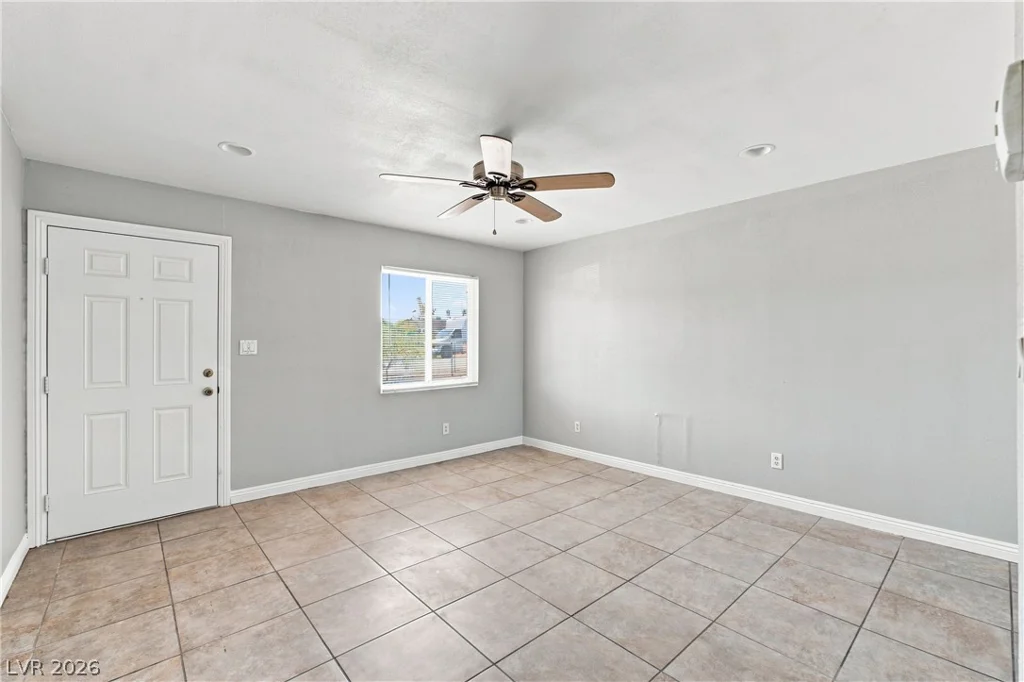 702 10th, Las Vegas, NV 89101
