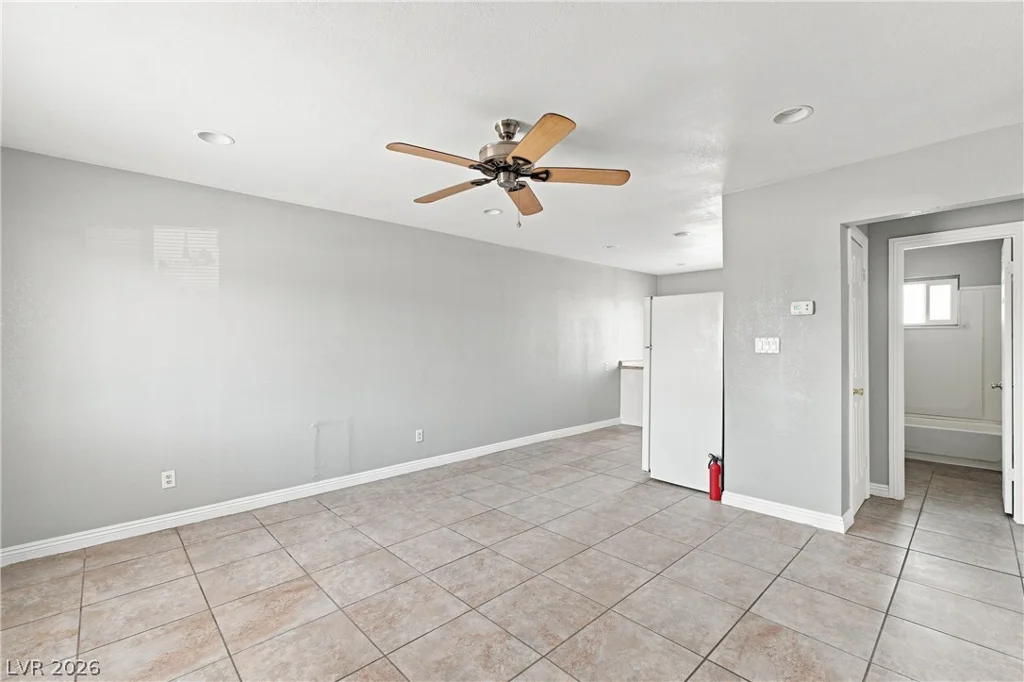 702 10th, Las Vegas, NV 89101