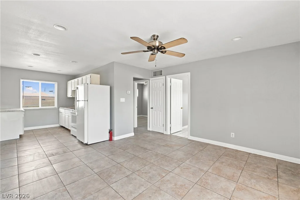 702 10th, Las Vegas, NV 89101