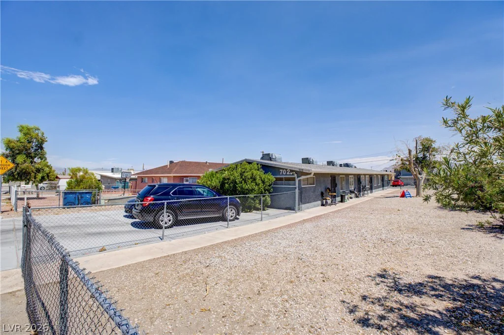 702 10th, Las Vegas, NV 89101
