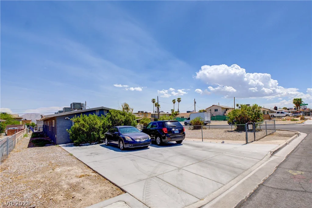 702 10th, Las Vegas, NV 89101