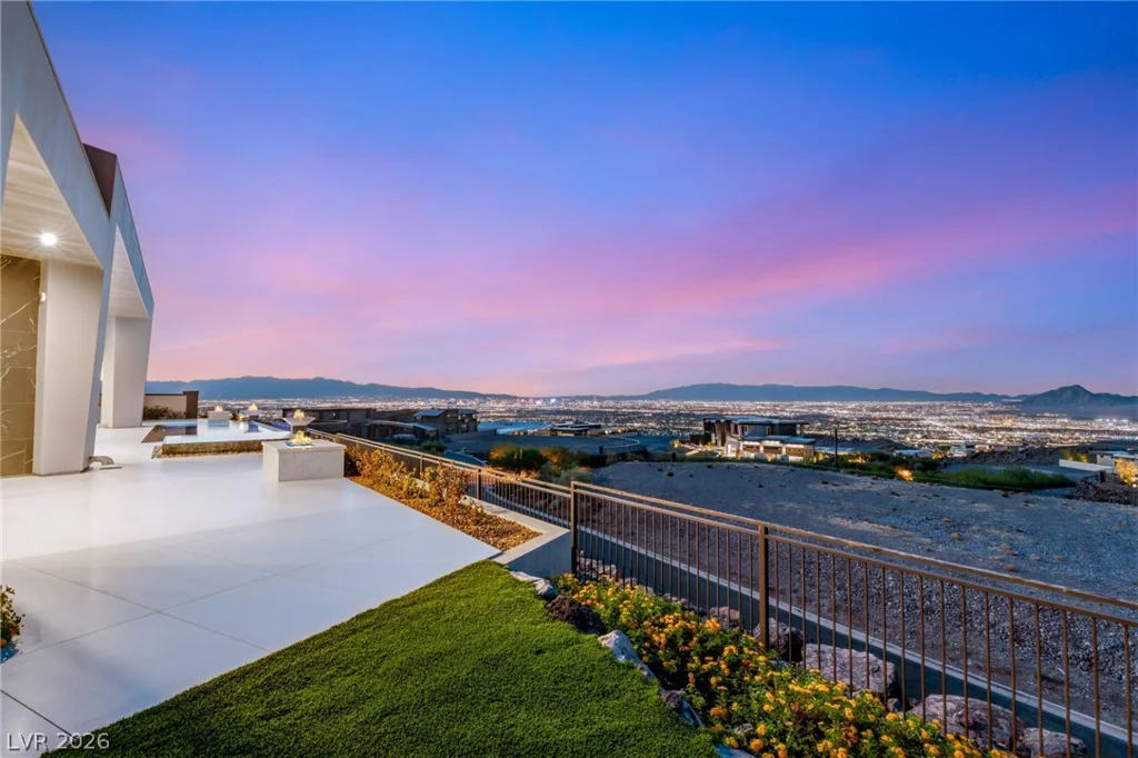 4 Chisel Crest, Henderson, NV 89012