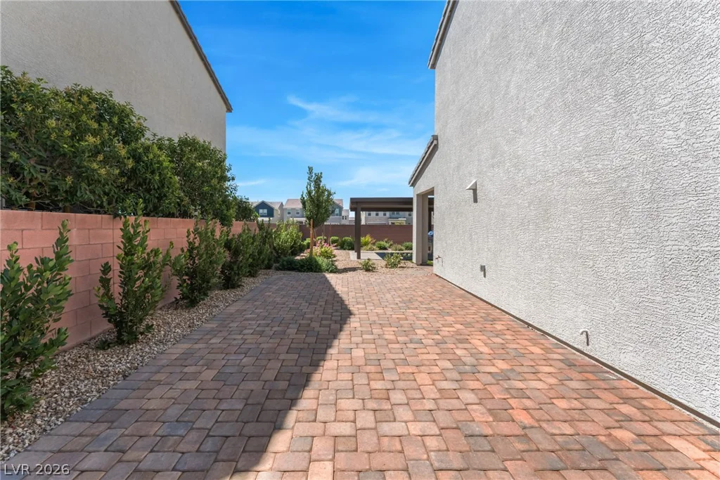 5917 Kings Bluff, Las Vegas, NV 89131