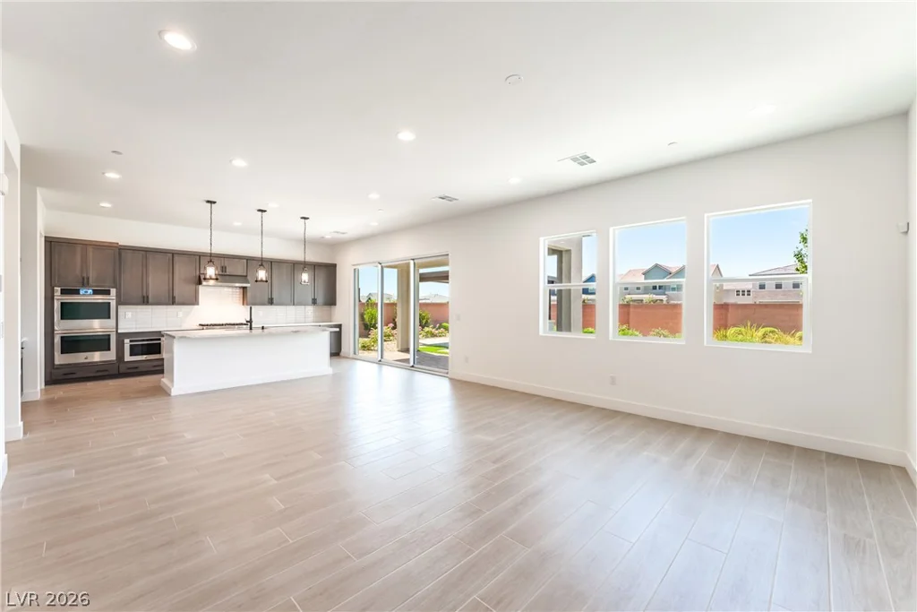 5917 Kings Bluff, Las Vegas, NV 89131