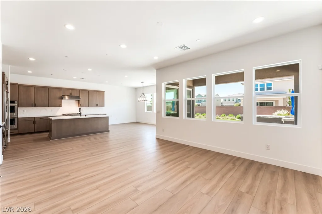 5923 Kings Bluff, Las Vegas, NV 89131