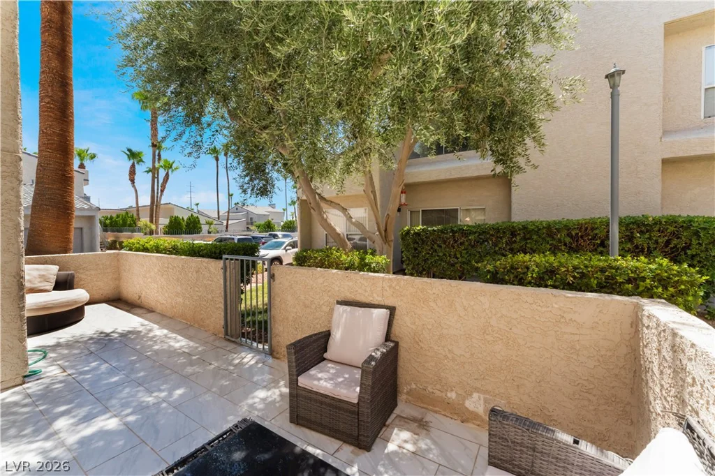 6250 Flamingo, Las Vegas, NV 89103