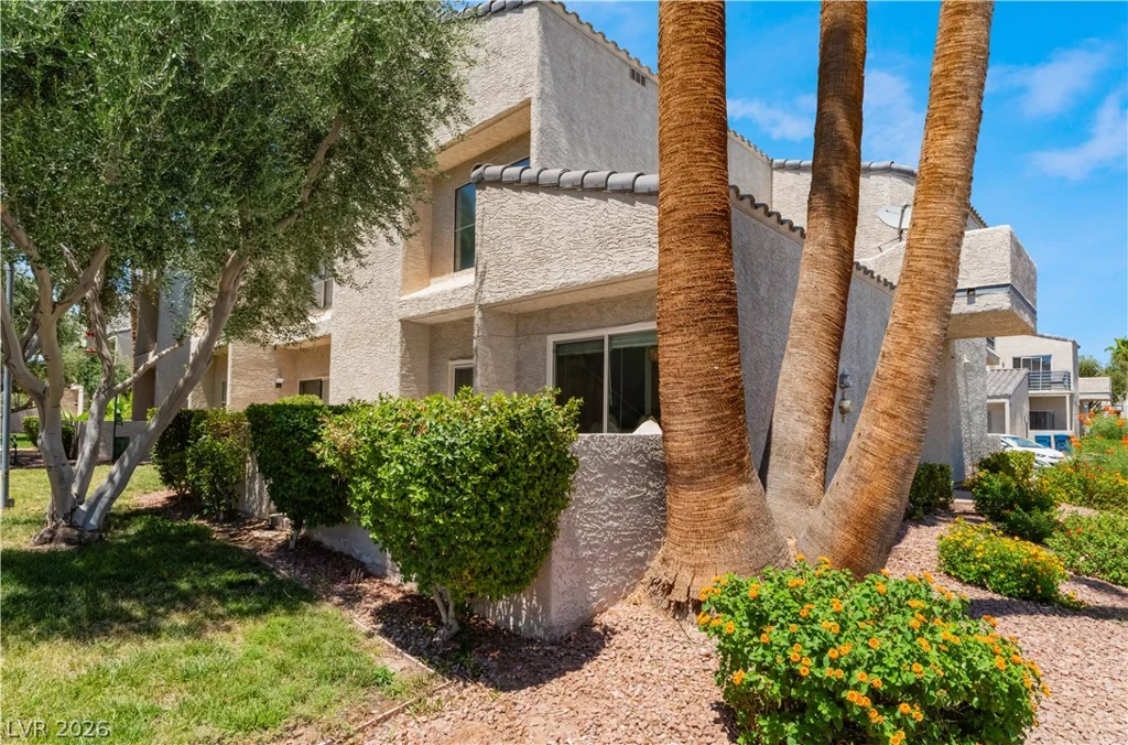 6250 Flamingo, Las Vegas, NV 89103