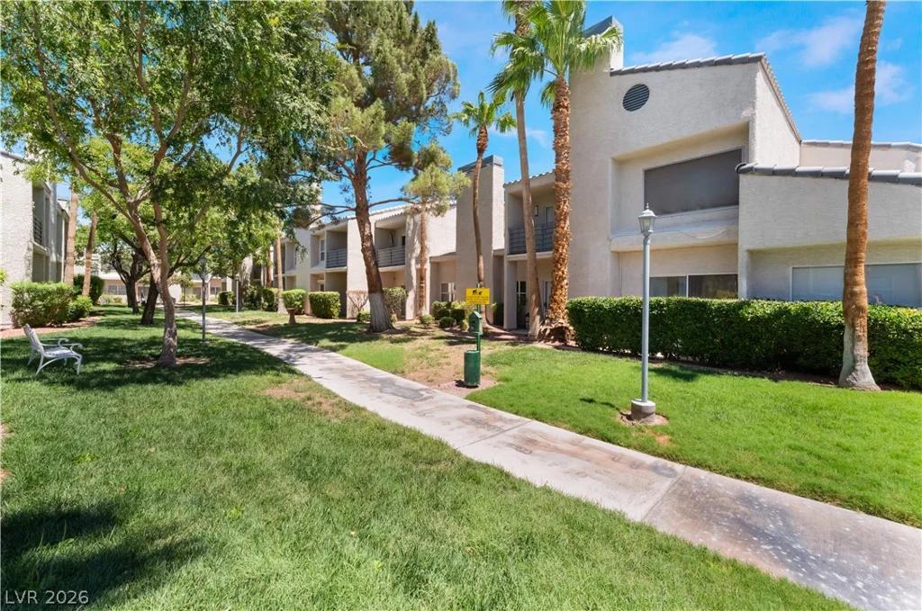 6250 Flamingo, Las Vegas, NV 89103