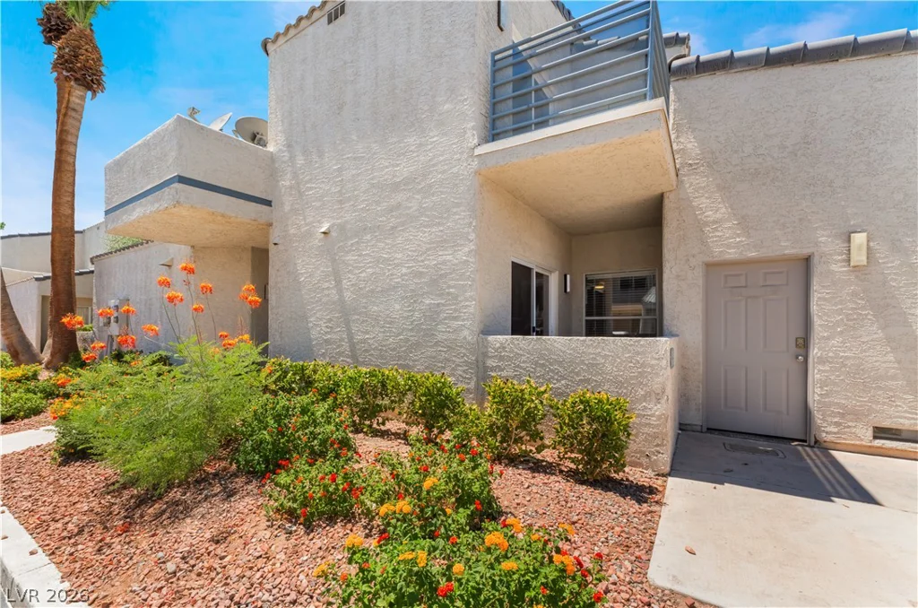 6250 Flamingo, Las Vegas, NV 89103