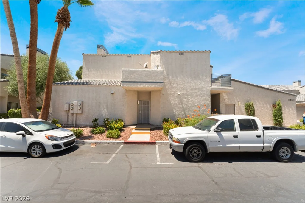 6250 Flamingo, Las Vegas, NV 89103