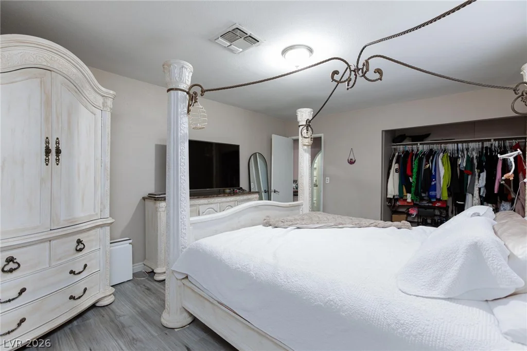3640 Walnut, Las Vegas, NV 89115