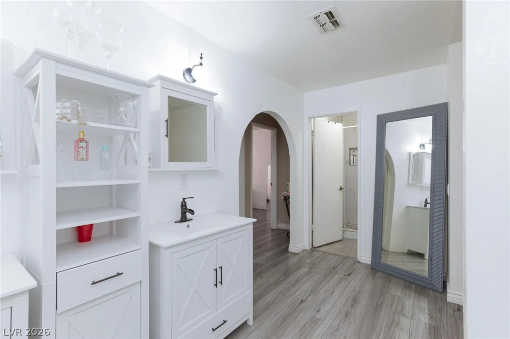 3640 Walnut, Las Vegas, NV 89115