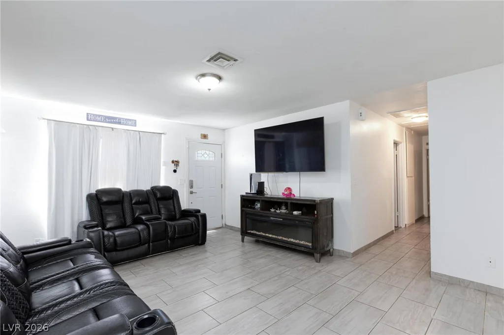 3640 Walnut, Las Vegas, NV 89115