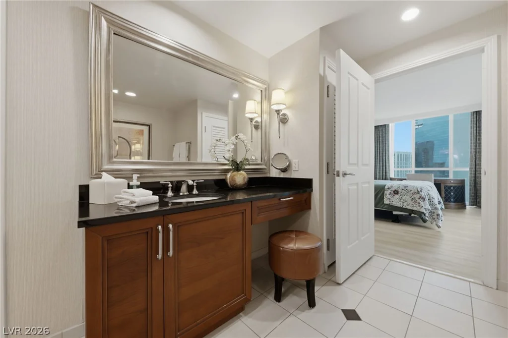 135 Harmon, Las Vegas, NV 89109