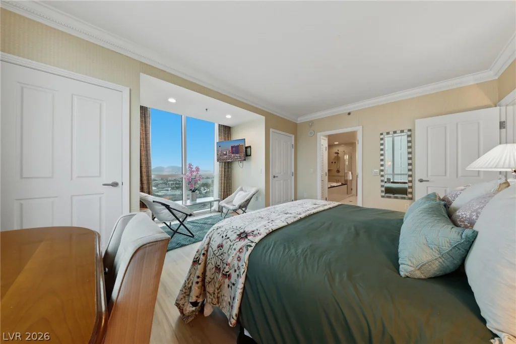 135 Harmon, Las Vegas, NV 89109