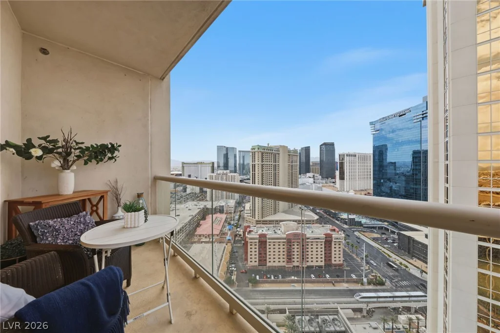 135 Harmon, Las Vegas, NV 89109