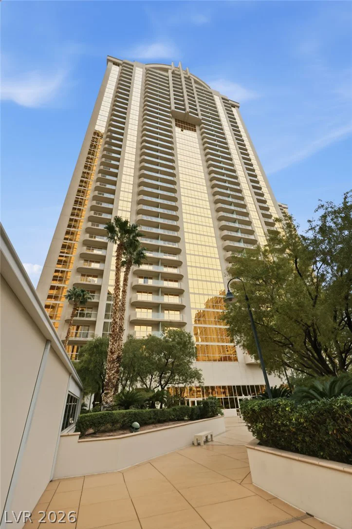 135 Harmon, Las Vegas, NV 89109