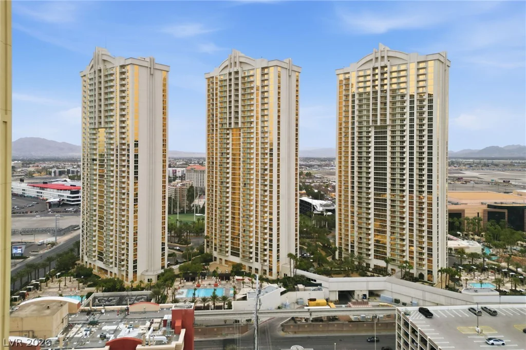 135 Harmon, Las Vegas, NV 89109