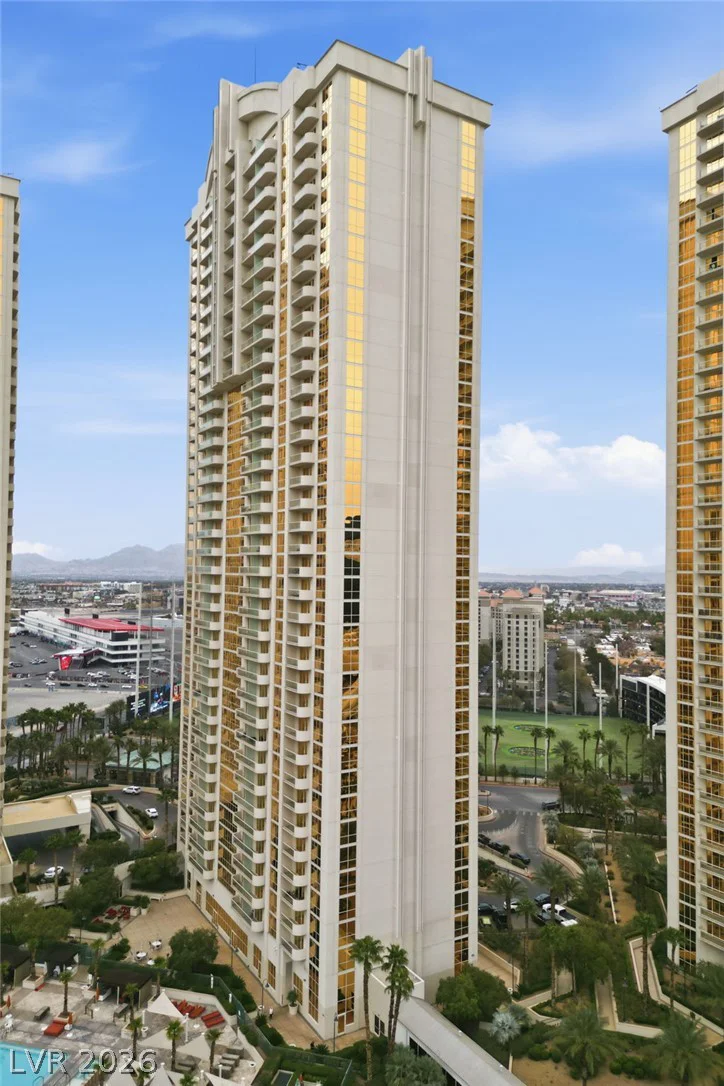 135 Harmon, Las Vegas, NV 89109