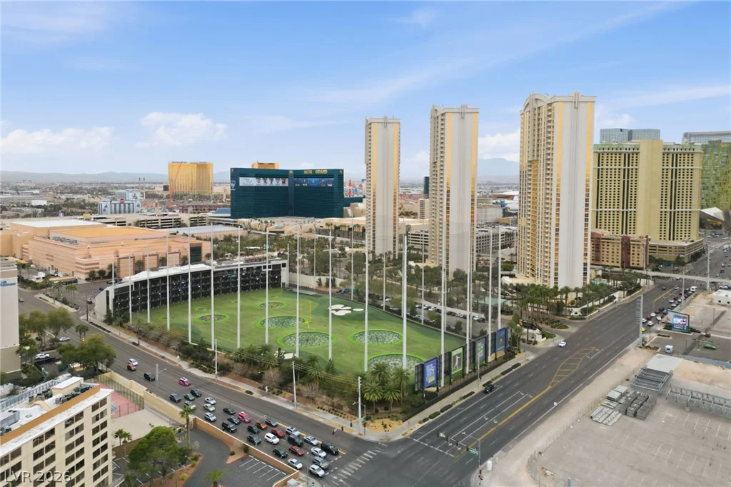 135 Harmon, Las Vegas, NV 89109