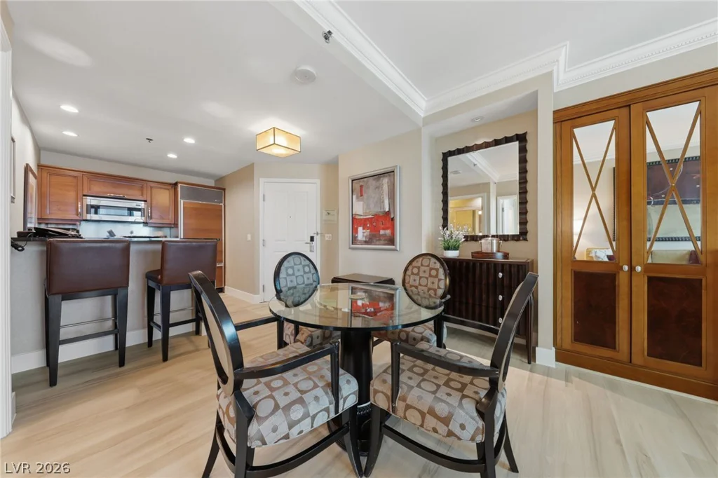 135 Harmon, Las Vegas, NV 89109