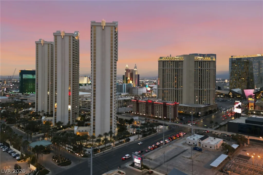 135 Harmon, Las Vegas, NV 89109