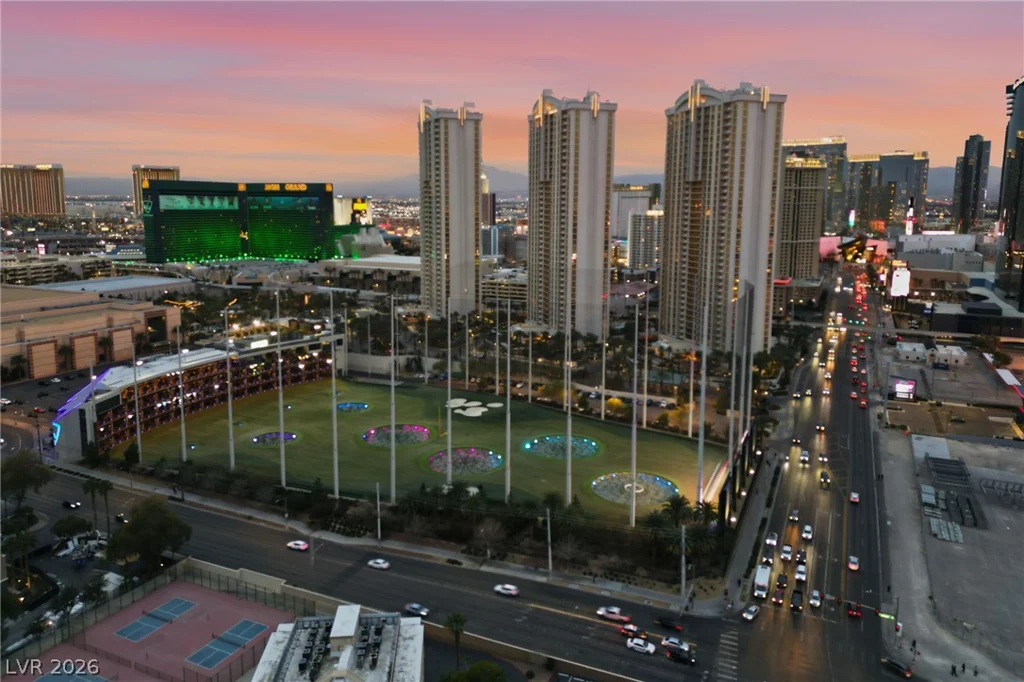 135 Harmon, Las Vegas, NV 89109