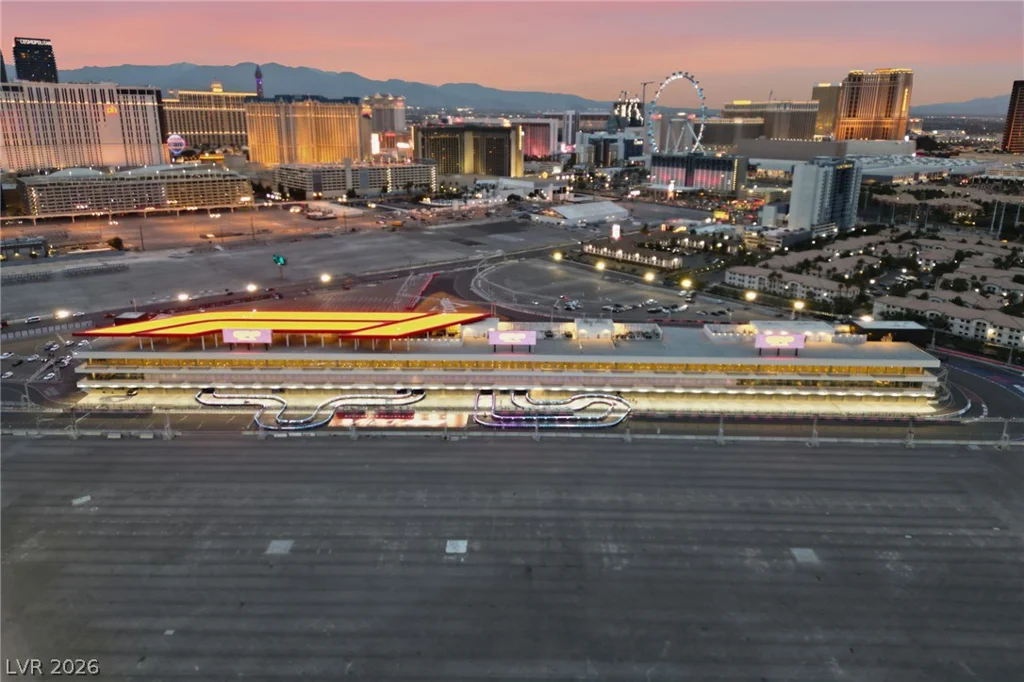 135 Harmon, Las Vegas, NV 89109