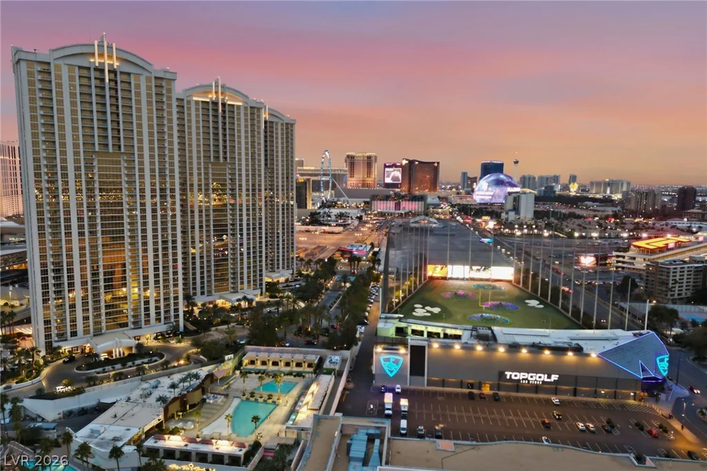 135 Harmon, Las Vegas, NV 89109