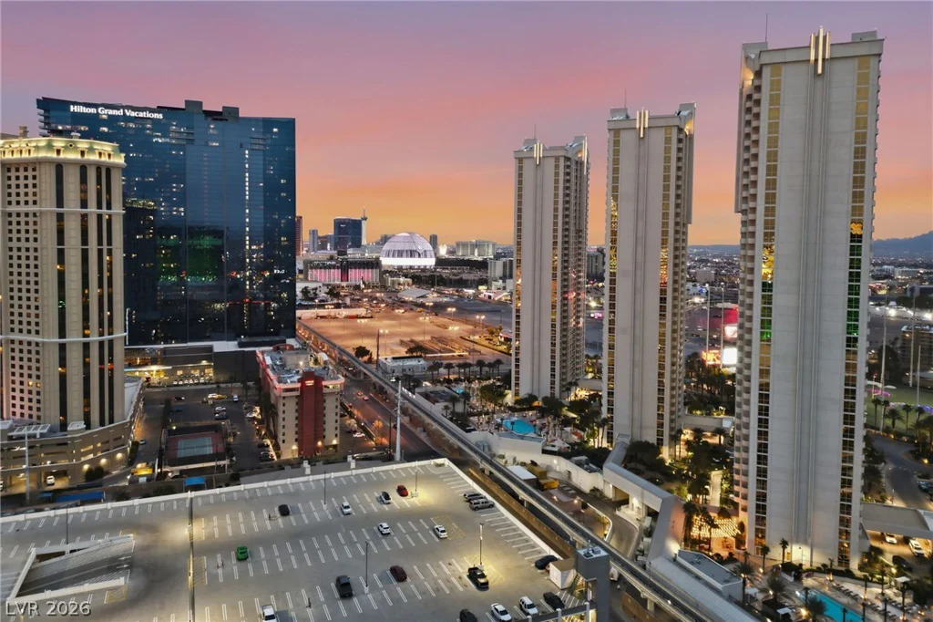 135 Harmon, Las Vegas, NV 89109