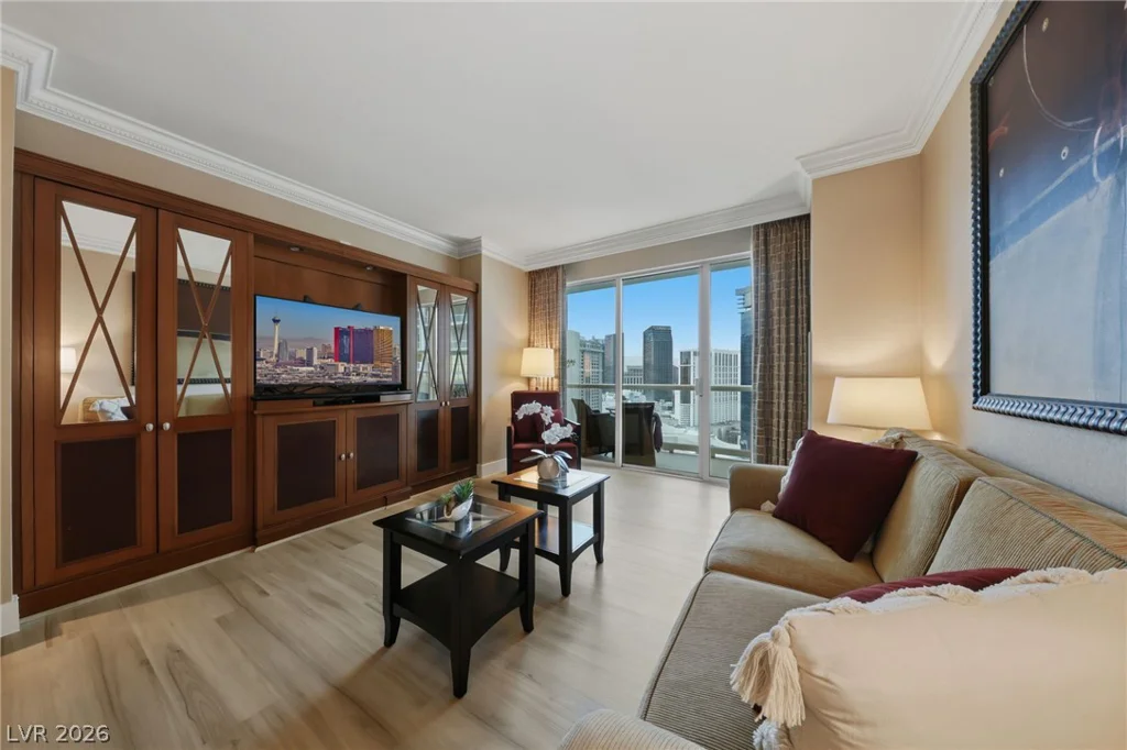 135 Harmon, Las Vegas, NV 89109