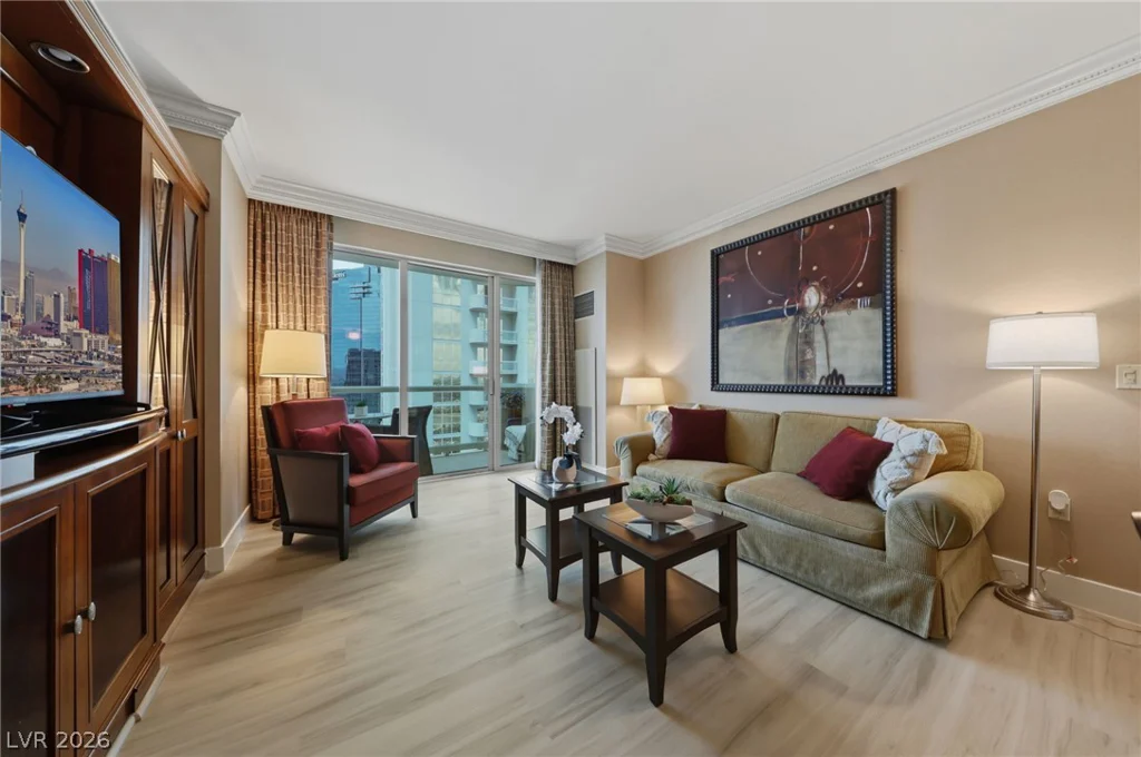135 Harmon, Las Vegas, NV 89109