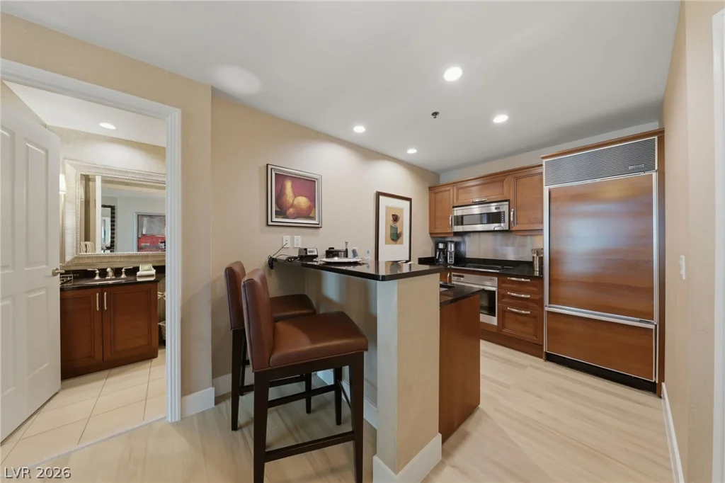 135 Harmon, Las Vegas, NV 89109