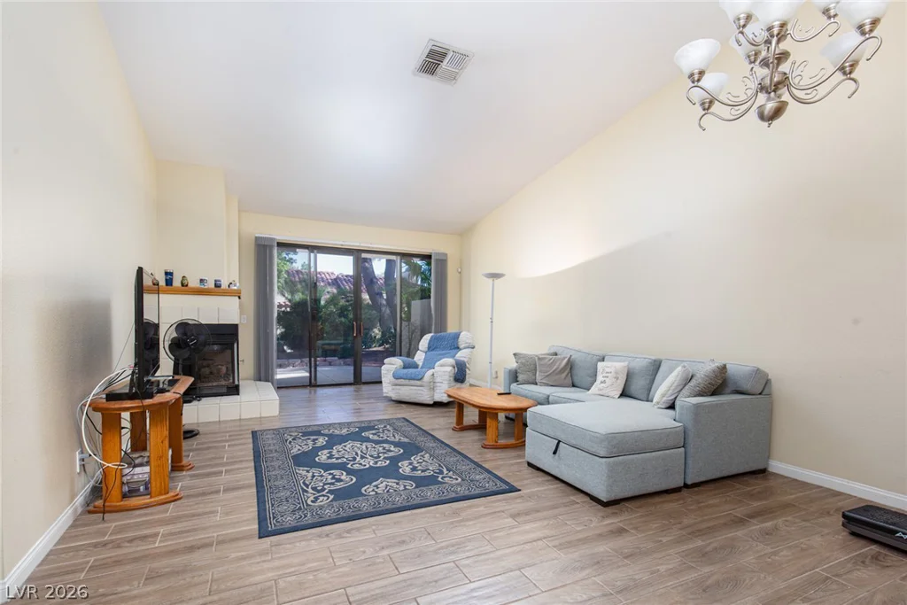 2882 Bridgepointe, Las Vegas, NV 89121