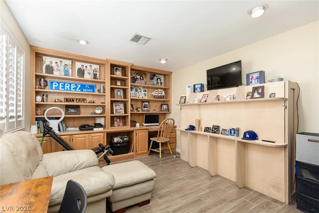 2882 Bridgepointe, Las Vegas, NV 89121