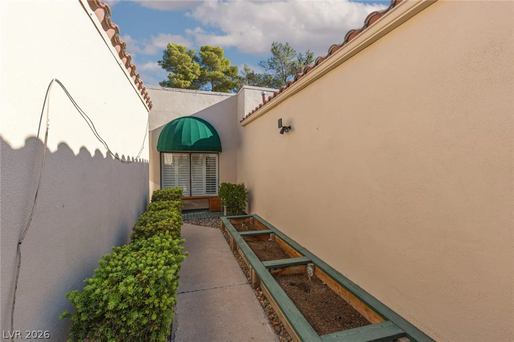 2882 Bridgepointe, Las Vegas, NV 89121