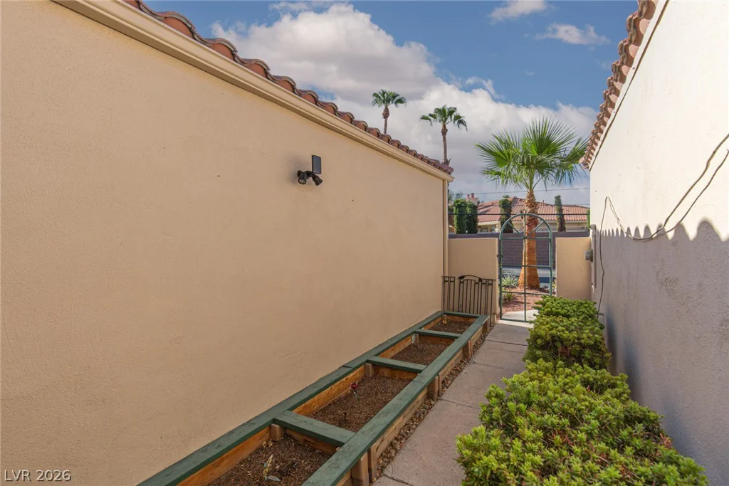 2882 Bridgepointe, Las Vegas, NV 89121