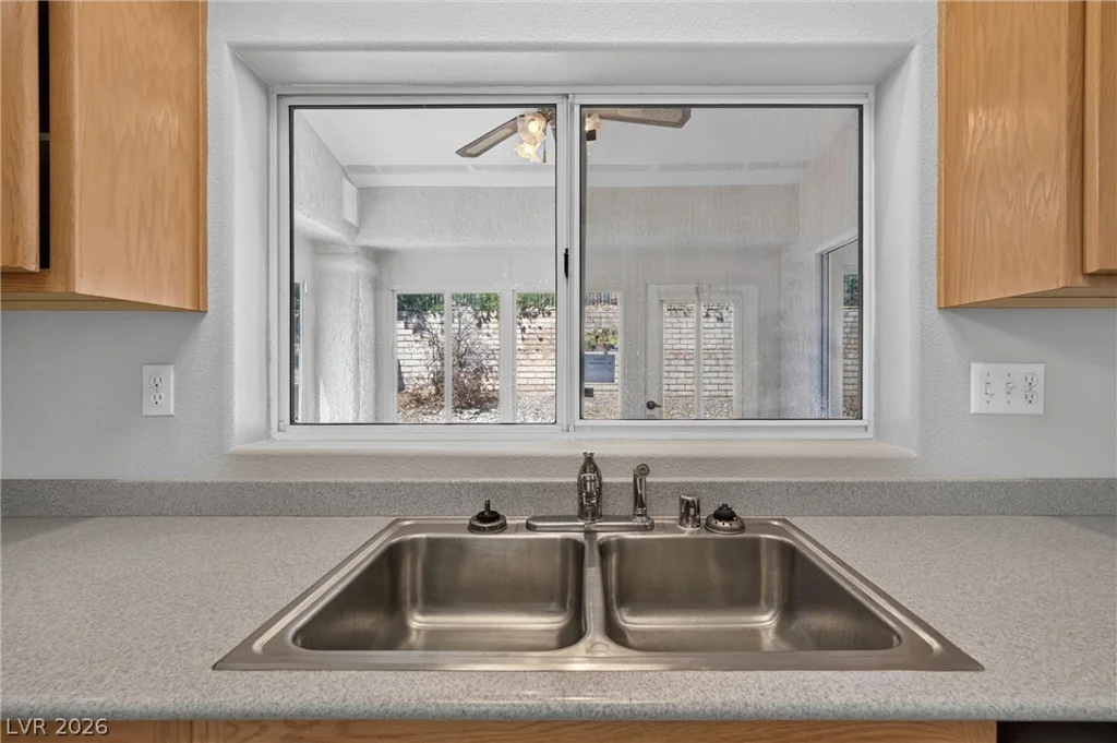 2821 Hanging Rock, Las Vegas, NV 89134
