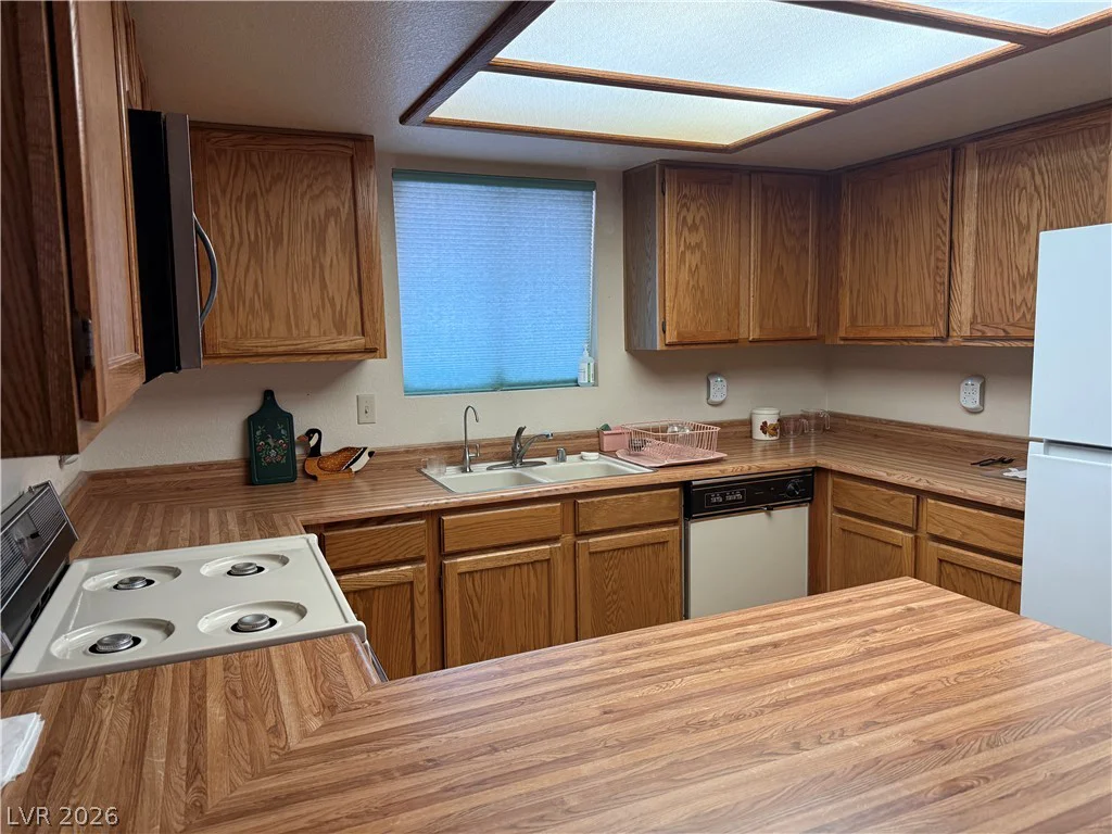 6741 Charleston, Las Vegas, NV 89146