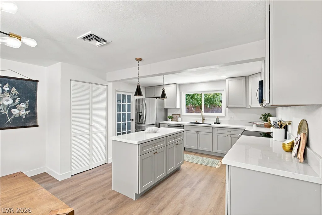 7237 Washburn, Las Vegas, NV 89149