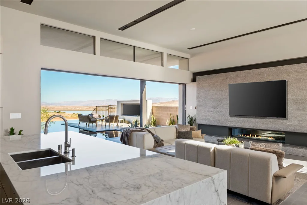 176 Still Shores, Henderson, NV 89011