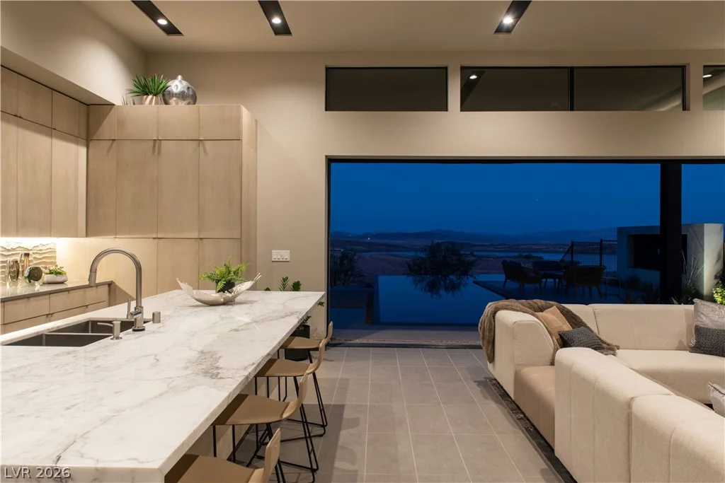 176 Still Shores, Henderson, NV 89011
