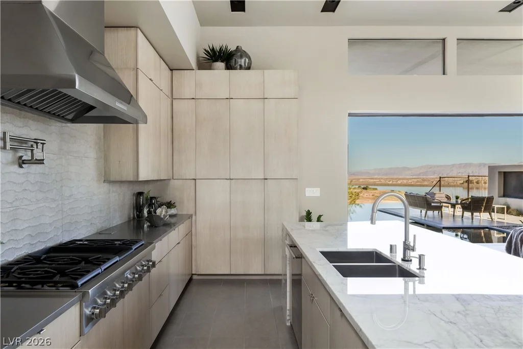 176 Still Shores, Henderson, NV 89011
